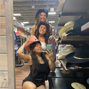 Meet your Posher, Makayla